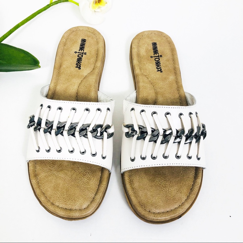 BEW MINNETONKA Slides With Chain & Leather Design Too